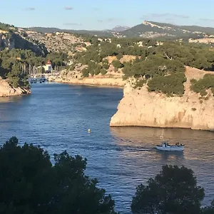 Le Cézanne, 200m Plage, Grand Balcon ,wifi, Cassis